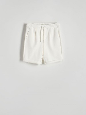 Cream Reserved Regular Men's Shorts | JKDY-63907