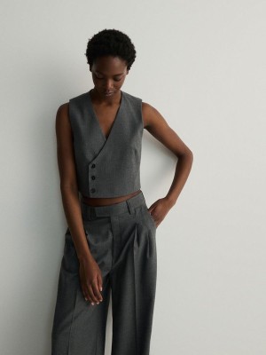 Grey Reserved Metallic Effect Women's Vest | IVDB-78931