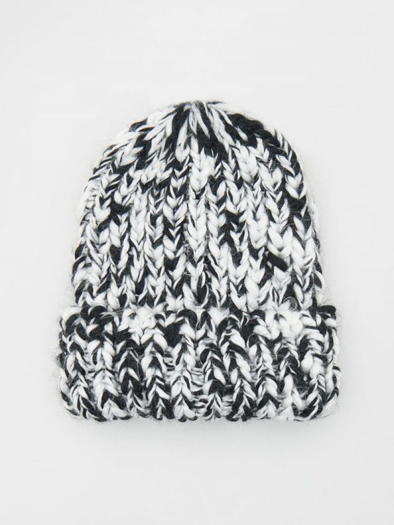 Black Reserved Thick Weave Women's Beanie | HBNG-15263