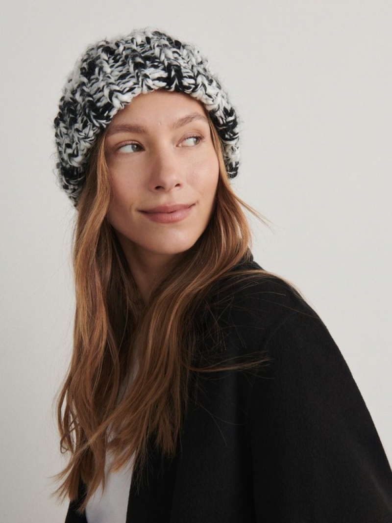 Black Reserved Thick Weave Women\'s Beanie | HBNG-15263