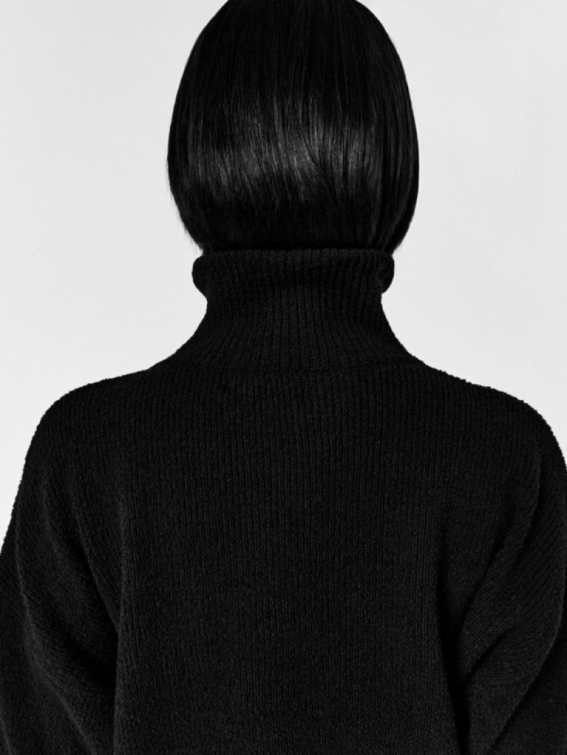 Black Reserved Zipped Turtle-neck Women's Sweaters | HMVF-63892