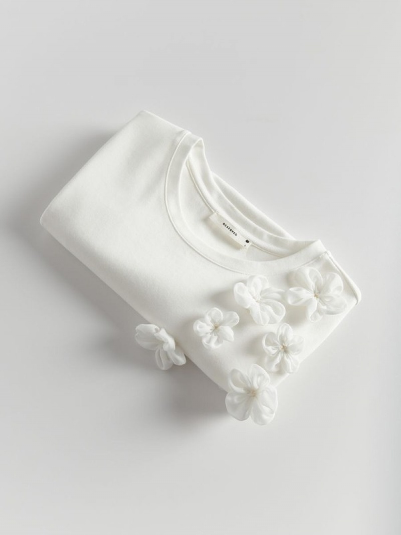 Cream Reserved T-flower Appliqué Women's Shirts | IBYZ-20467