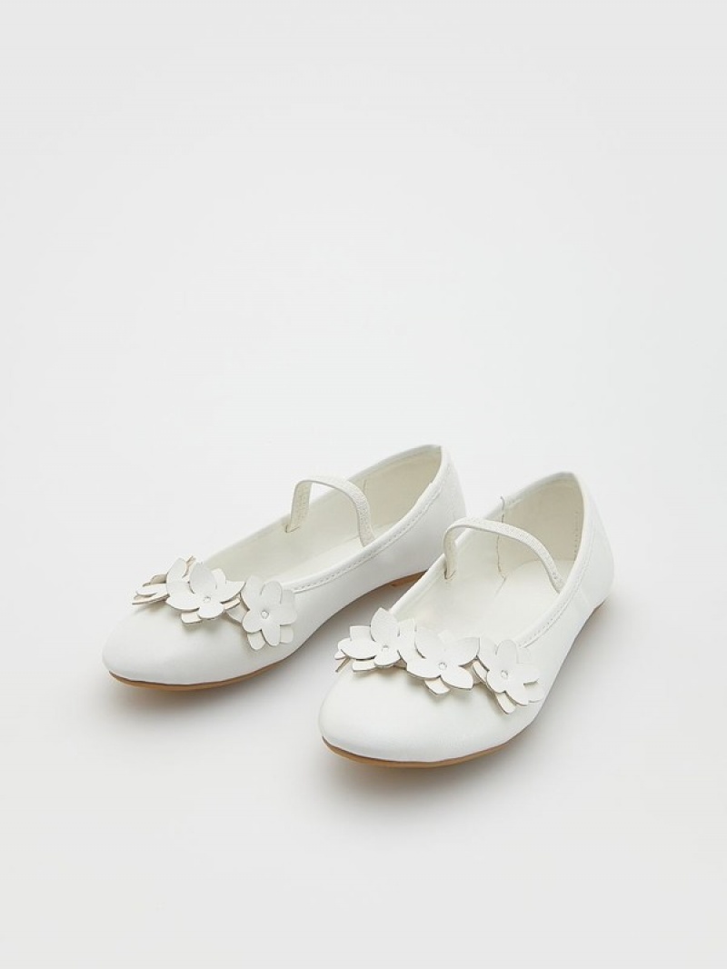 White Reserved Ballerinas Girls\' Shoes | NWSC-43205