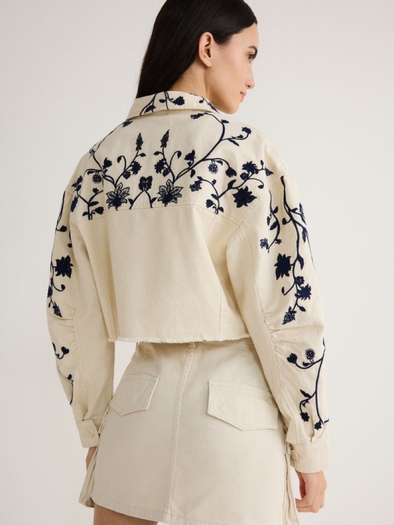 White Reserved Quilted Women's Jackets | LTVO-83920